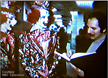 Stanley Roseman drawing the memorable clowns Bruce Gutilla and Dale Longmire, Ringling Bros. and Barnum & Bailey Circus, Madison Square Garden, New York City, 1977. Courtesy NBC Television